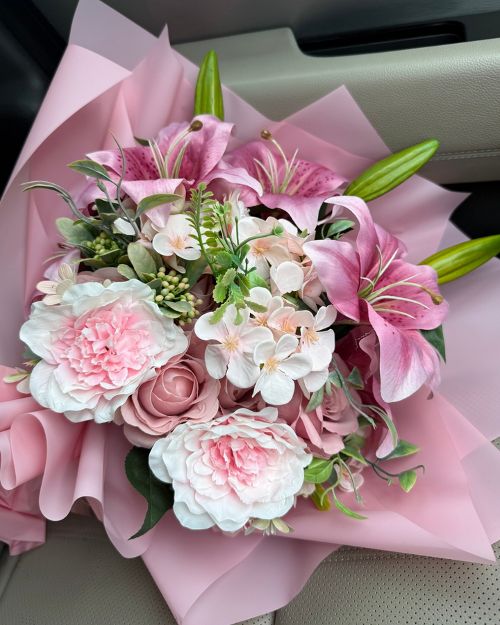 Forever Rose & Lilly Bouquet