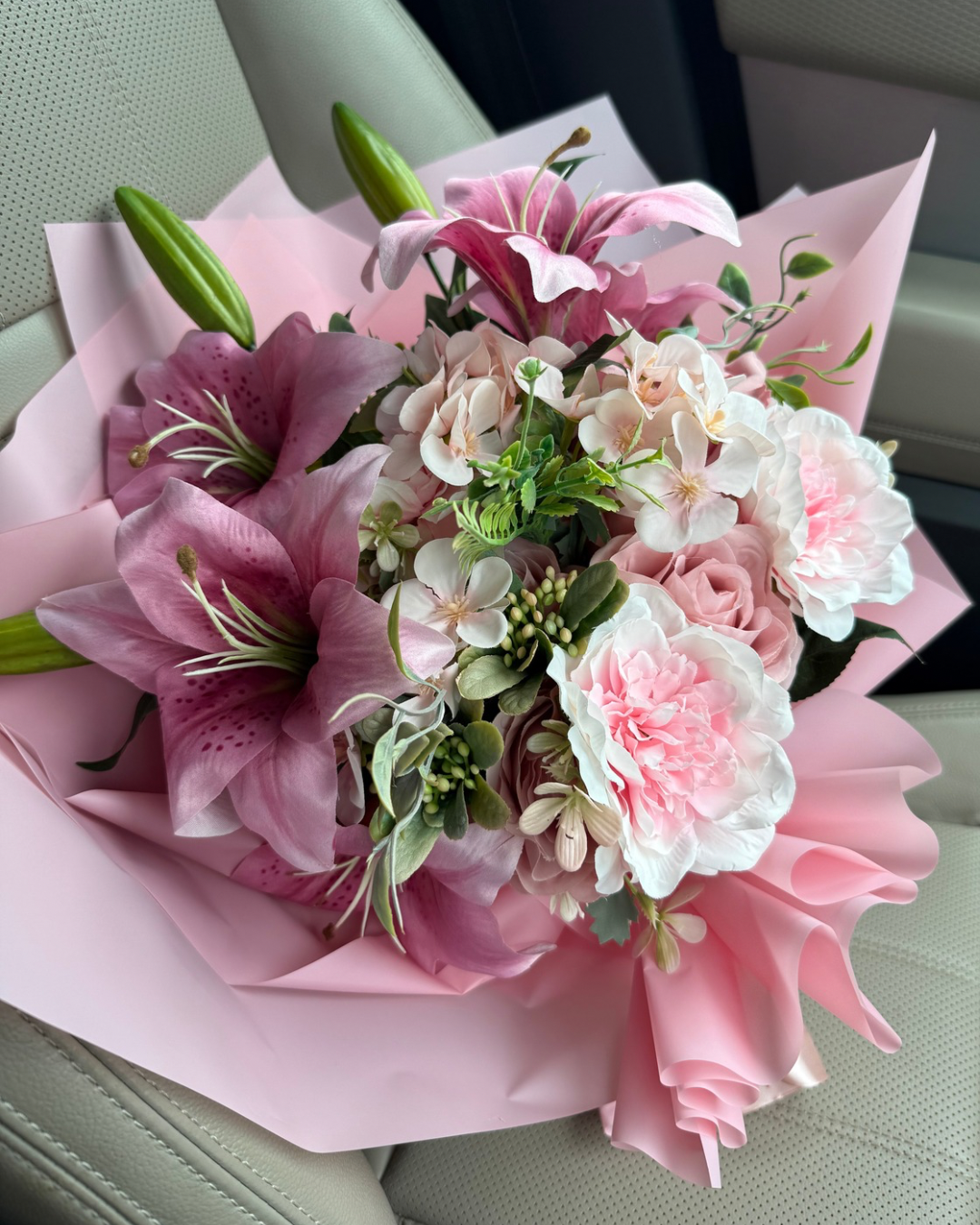 Forever Rose & Lilly Bouquet