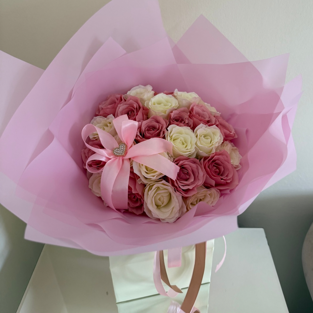 24 Mixed Pink&White Forever Roses